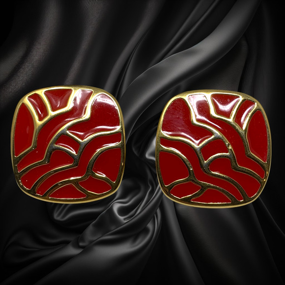 Vintage 1980's Monet Red Enamel Gold Tone Square Earrings Modernist Couture - Picture 1 of 6